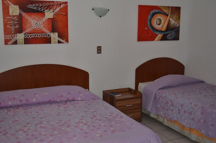 Imagen de la habitación del Hotel Santa Laura. Foto 11