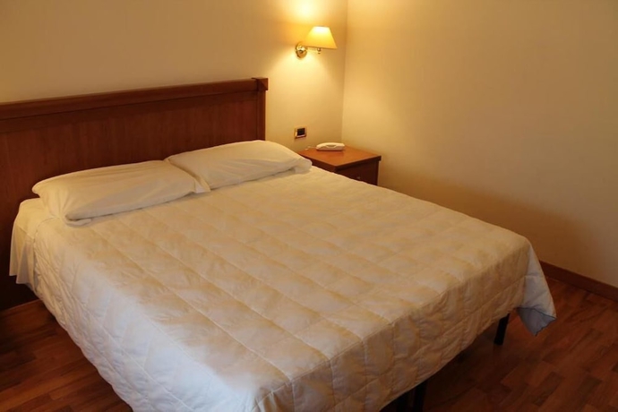 Imagen de la habitación del Hotel Santa Lucia, Bastia Umbra. Foto 12