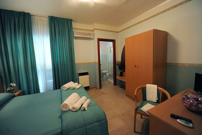 Imagen de la habitación del Hotel Santa Lucia, Corigliano Calabro. Foto 6