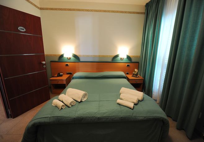 Imagen de la habitación del Hotel Santa Lucia, Corigliano Calabro. Foto 10