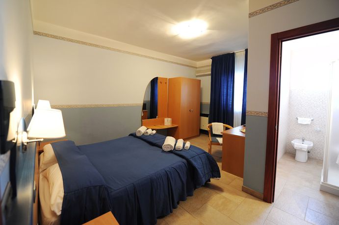 Imagen de la habitación del Hotel Santa Lucia, Corigliano Calabro. Foto 17