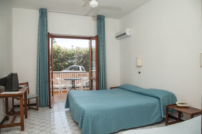Imagen de la habitación del Hotel Santa Lucia, Cuotto. Foto 6