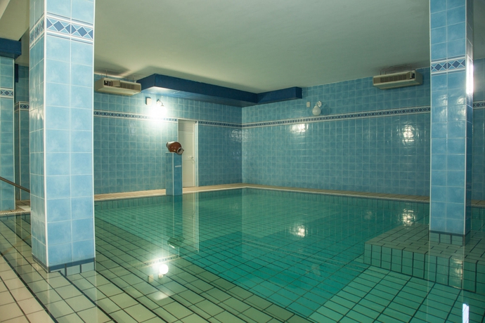 Imagen de la piscina del Hotel Santa Lucia, Cuotto. Foto 16