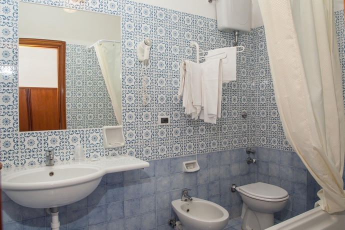 Imagen de la habitación del Hotel Santa Lucia, Cuotto. Foto 7