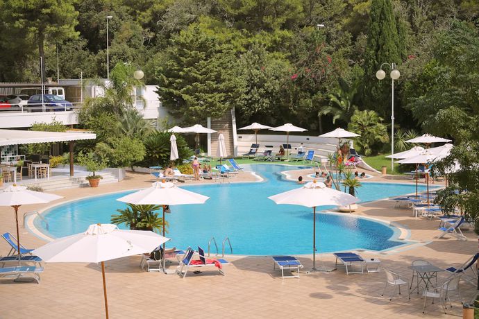Imagen de la piscina del Hotel Santa Lucia, Santa Cesárea Terme. Foto 17