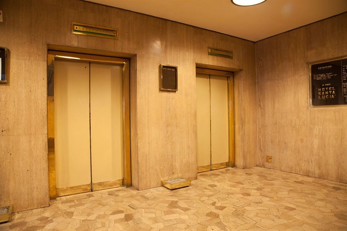 Imagen de los interiores del Hotel Santa Lucia, Santigo. Foto 6