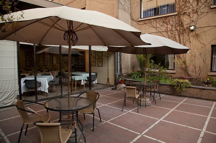 Imagen del bar/restaurante del Hotel Santa Lucia, Santigo. Foto 4