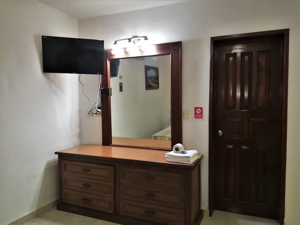 Imagen de la habitación del Hotel Santa Lucía, Mérida. Foto 13