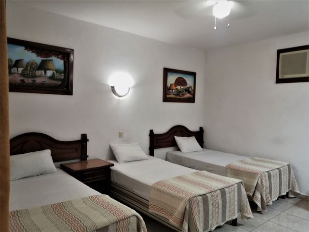 Imagen de la habitación del Hotel Santa Lucía, Mérida. Foto 17