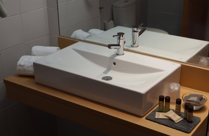 Imagen de la habitación del Hotel Santa Margarida. Foto 10