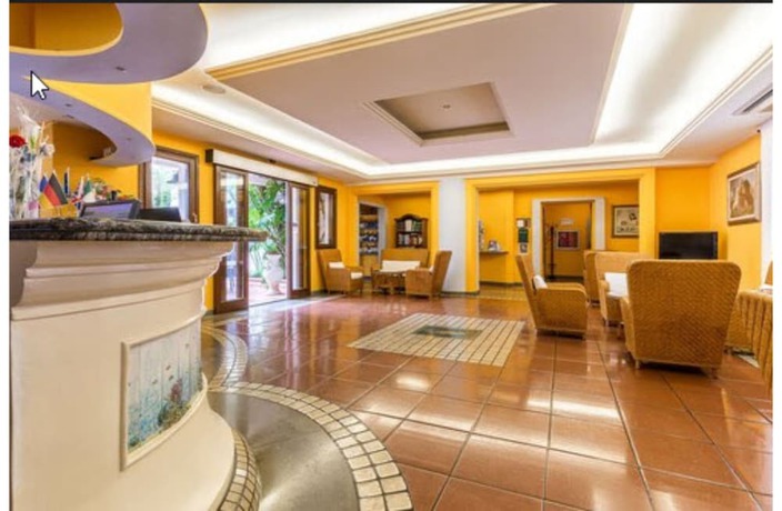 Imagen de los interiores del Hotel Santa Maria, Baunei. Foto 16