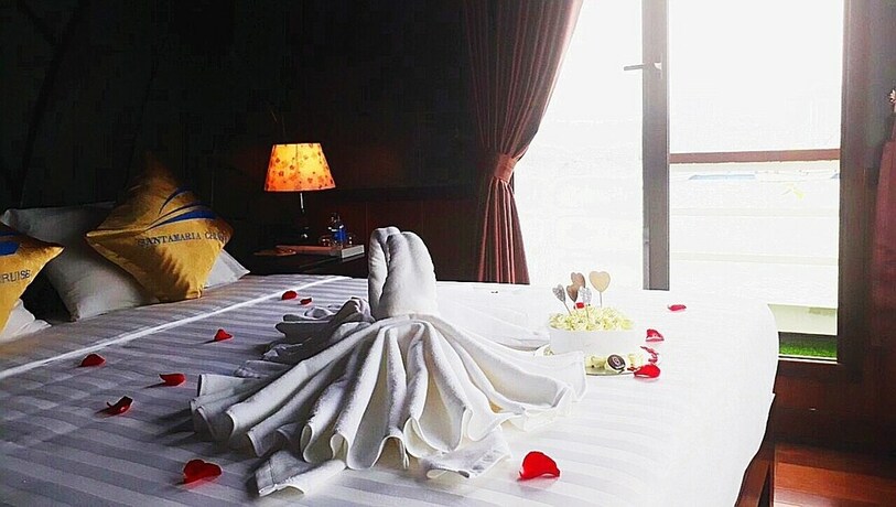 Imagen de la habitación del Hotel Santa Maria Cruises Halong Bay. Foto 32