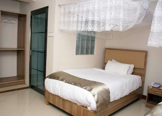 Imagen de la habitación del Hotel Santa Maria Entebbe. Foto 13