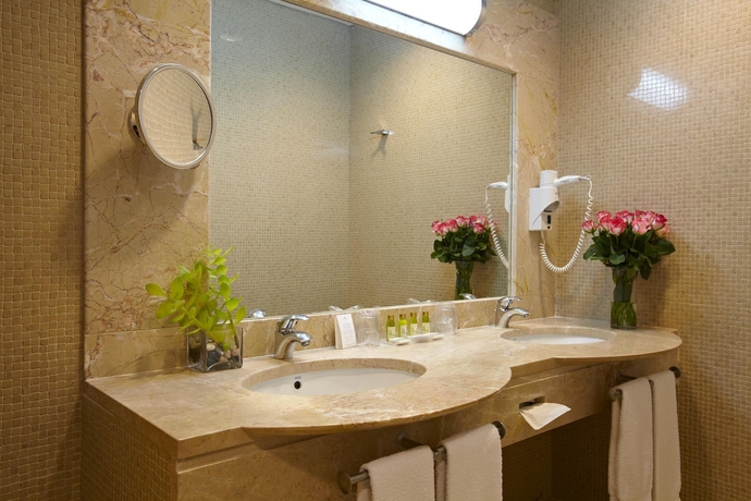 Imagen de la habitación del Hotel Santa Maria, Fatima. Foto 7