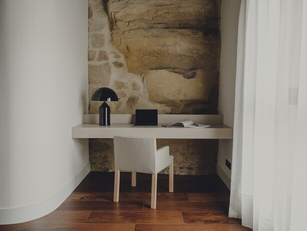 Imagen general del Hotel Santa María Briones. Foto 4