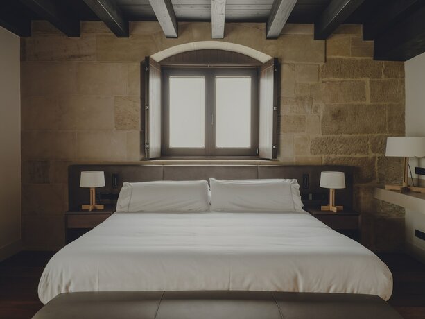 Imagen de la habitación del Hotel Santa María Briones. Foto 13