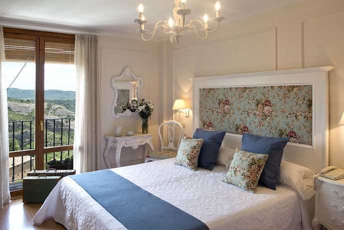 Imagen de la habitación del Hotel Santa María De Alquézar. Foto 7