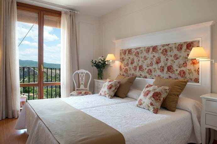 Imagen de la habitación del Hotel Santa María De Alquézar. Foto 8
