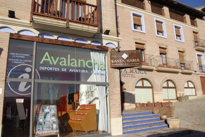 Imagen de los exteriores del Hotel Santa María De Alquézar. Foto 14