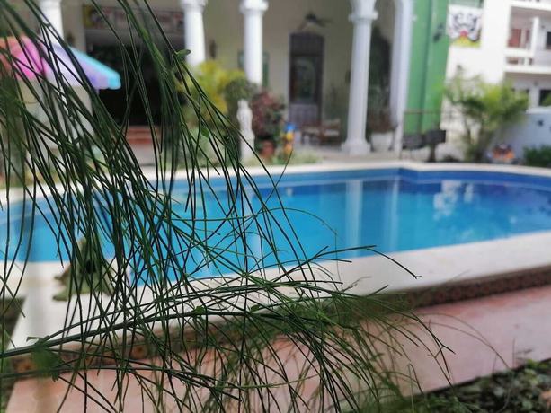 Imagen de la piscina del Hotel Santa Mar&iacute;a M&eacute;rida. Foto 20