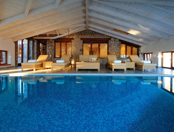 Imagen de la piscina del Hotel Santa Marina Arachova Resort and Spa. Foto 19