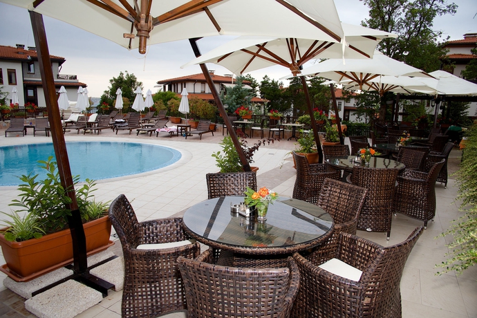 Imagen del bar/restaurante del Hotel Santa Marina Holiday Village. Foto 5
