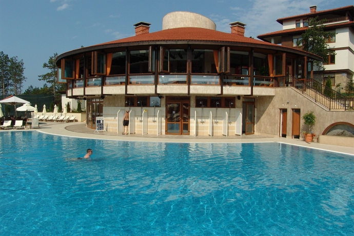 Imagen de la piscina del Hotel Santa Marina Holiday Village. Foto 15