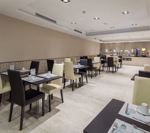 Imagen del bar/restaurante del Hotel Santa Marta, EL BORN. Foto 1