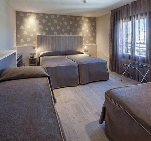 Imagen de la habitación del Hotel Santa Marta, EL BORN. Foto 9