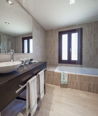 Imagen de la habitación del Hotel Santa Marta, EL BORN. Foto 15