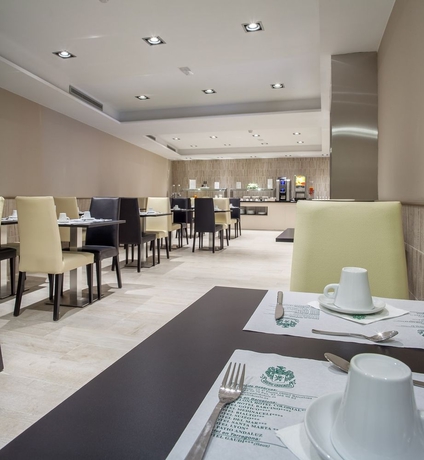 Imagen del bar/restaurante del Hotel Santa Marta, EL BORN. Foto 6