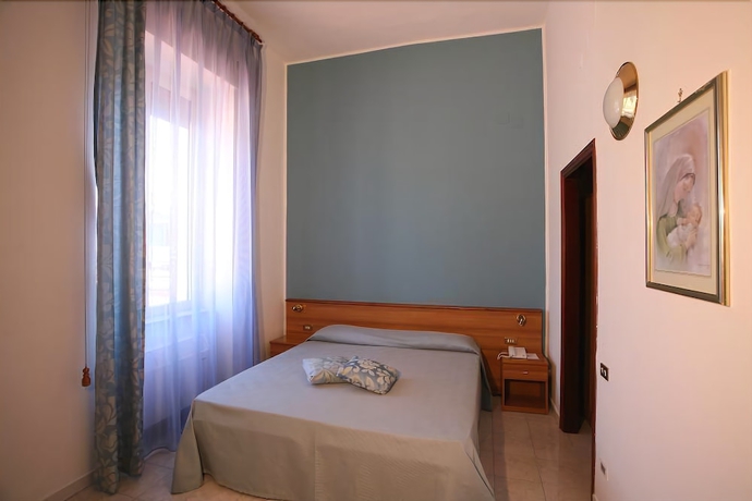 Imagen de la habitación del Hotel Santa Marta, Lucrino. Foto 12