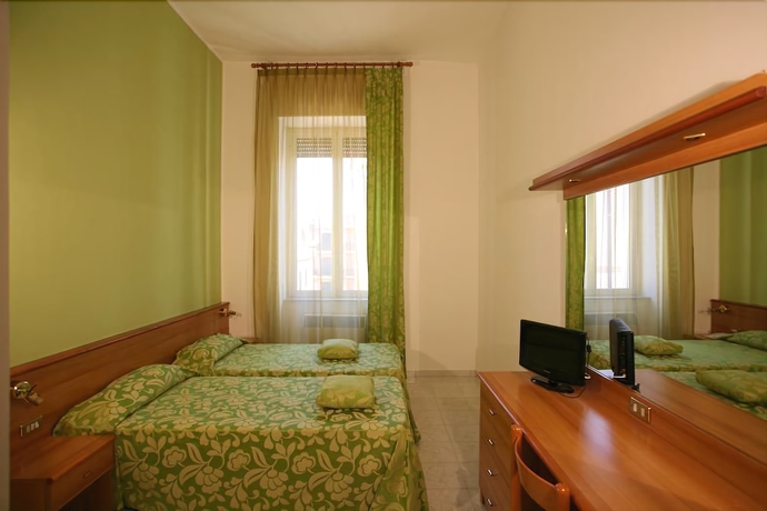 Imagen de la habitación del Hotel Santa Marta, Lucrino. Foto 14