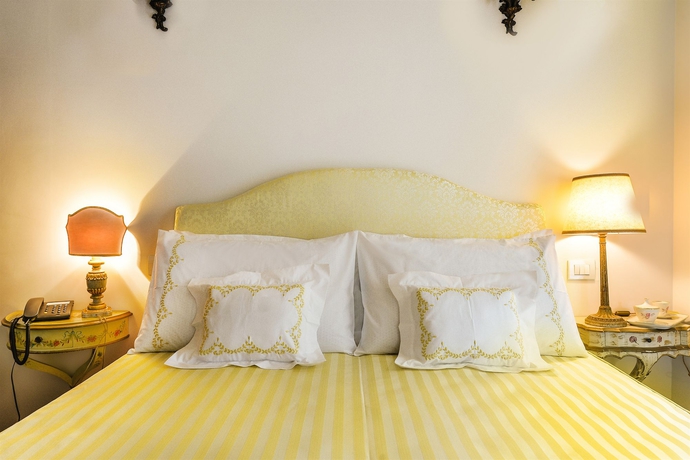 Imagen de la habitación del Hotel Santa Marta Suites. Foto 3