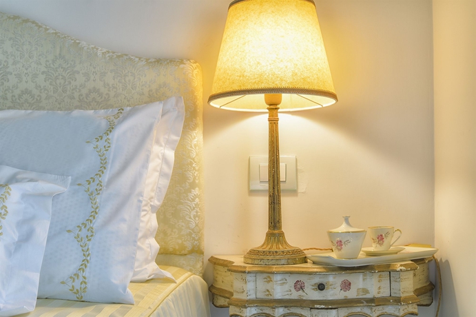 Imagen de la habitación del Hotel Santa Marta Suites. Foto 4