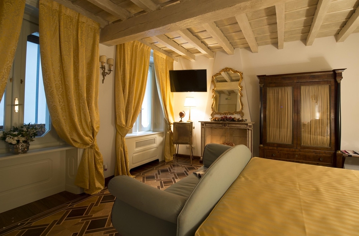 Imagen de la habitación del Hotel Santa Marta Suites. Foto 8