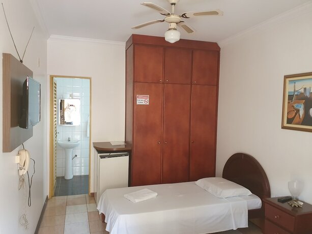 Imagen general del Hotel Santa M&ocirc;nica Mar&iacute;lia. Foto 5