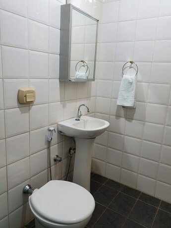 Imagen general del Hotel Santa M&ocirc;nica Mar&iacute;lia. Foto 17