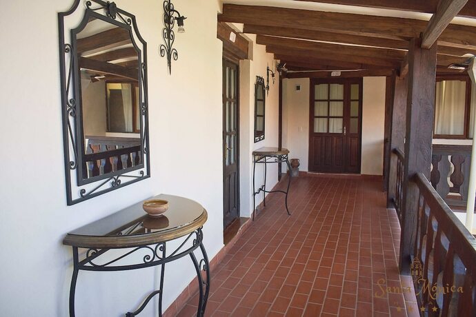 Imagen de los interiores del Hotel Santa Monica. Foto 36