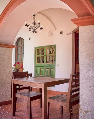 Imagen de los interiores del Hotel Santa Monica. Foto 38