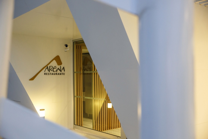 Imagen del bar/restaurante del Hotel Santa Monica Suites. Foto 7