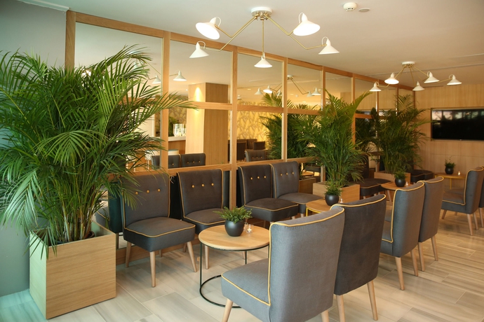 Imagen de los interiores del Hotel Santa Monica Suites. Foto 16