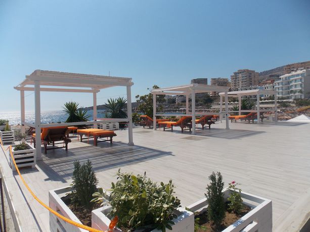 Imagen de los exteriores del Hotel Santa Paola - In Sarand&euml; (kodrra). Foto 17