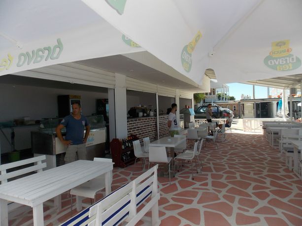 Imagen del bar/restaurante del Hotel Santa Paola - In Sarand&euml; (kodrra). Foto 5