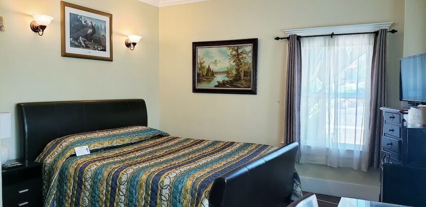 Imagen de la habitación del Hotel Santa Paula Inn. Foto 19