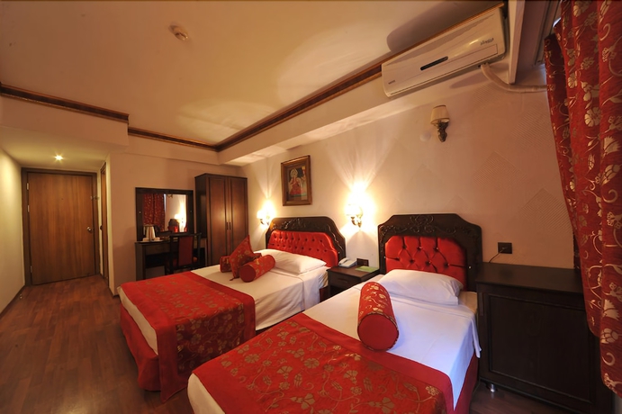 Imagen de la habitación del Hotel Santa Pera. Foto 3