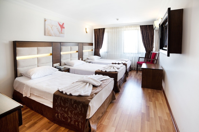 Imagen de la habitación del Hotel Santa Pera. Foto 4