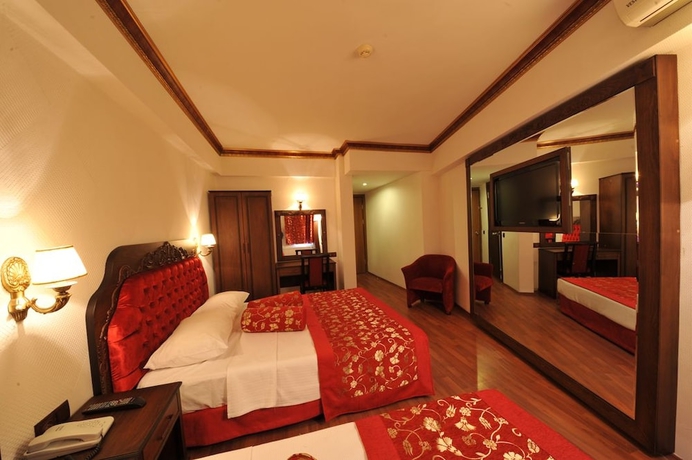 Imagen de la habitación del Hotel Santa Pera. Foto 5