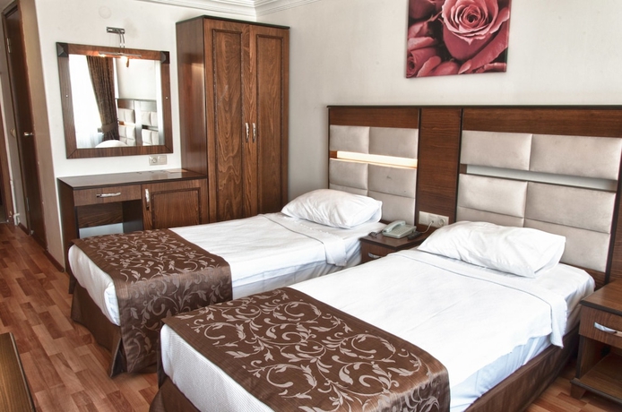Imagen de la habitación del Hotel Santa Pera. Foto 12