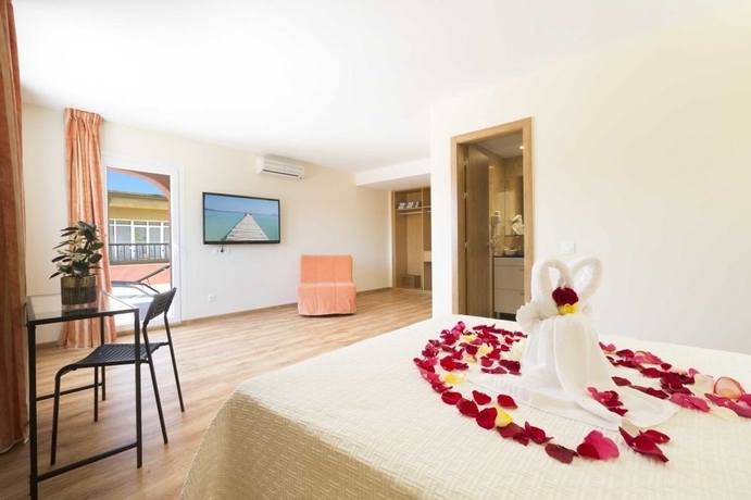 Imagen de la habitación del Hotel Santa Ponsa Pins. Foto 6